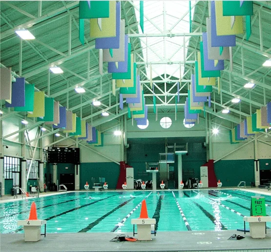 Refletor LED para ambiente de piscina coberta