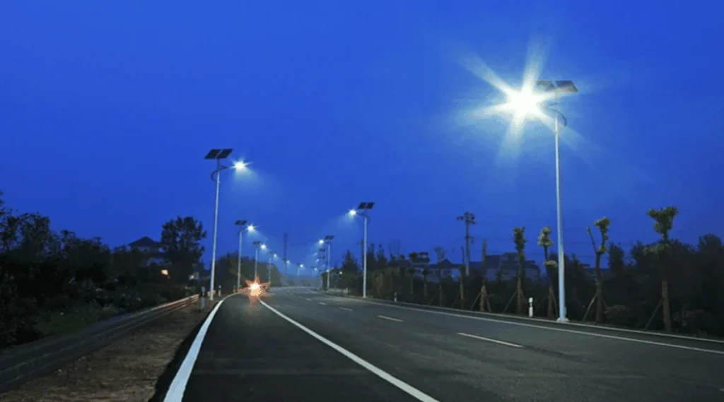Como escolher uma luminária solar: serviço noturno e autonomia