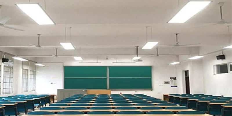 Painéis suspensos para sala de aula — exemplo 1